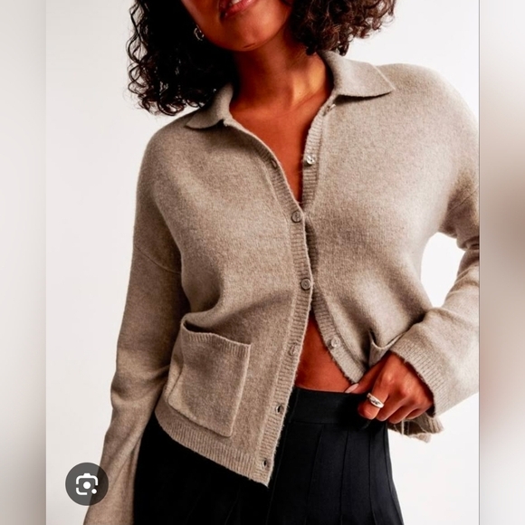 Abercrombie & Fitch Sweaters - Nwt Abercromboe & Fitch Tan Delight Cardigan Size XS